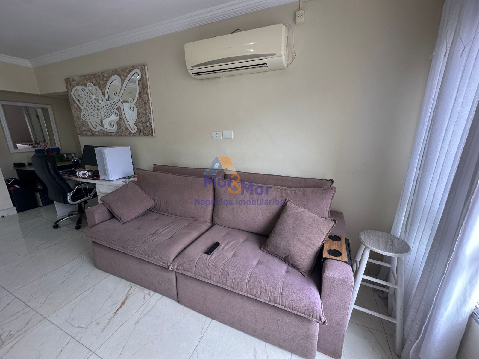 Apartamento na Praia das Pitangueiras, Guarujá - SP