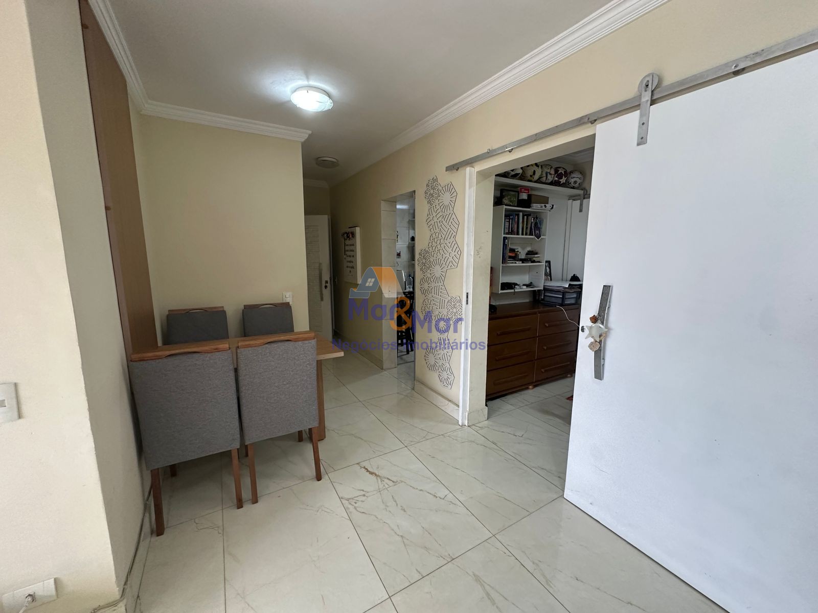 Apartamento na Praia das Pitangueiras, Guarujá - SP