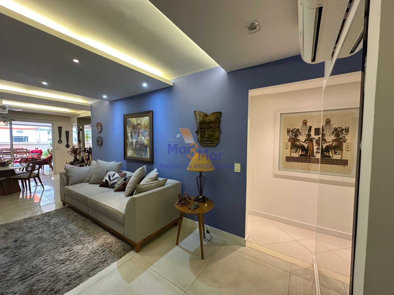 Apartamento na Praia das Pitangueiras, Guarujá - SP