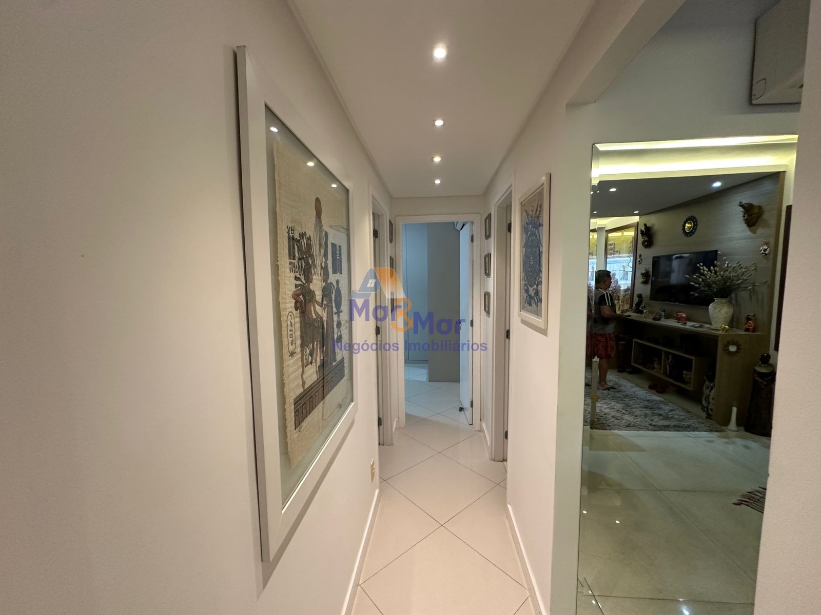 Apartamento na Praia das Pitangueiras, Guarujá - SP