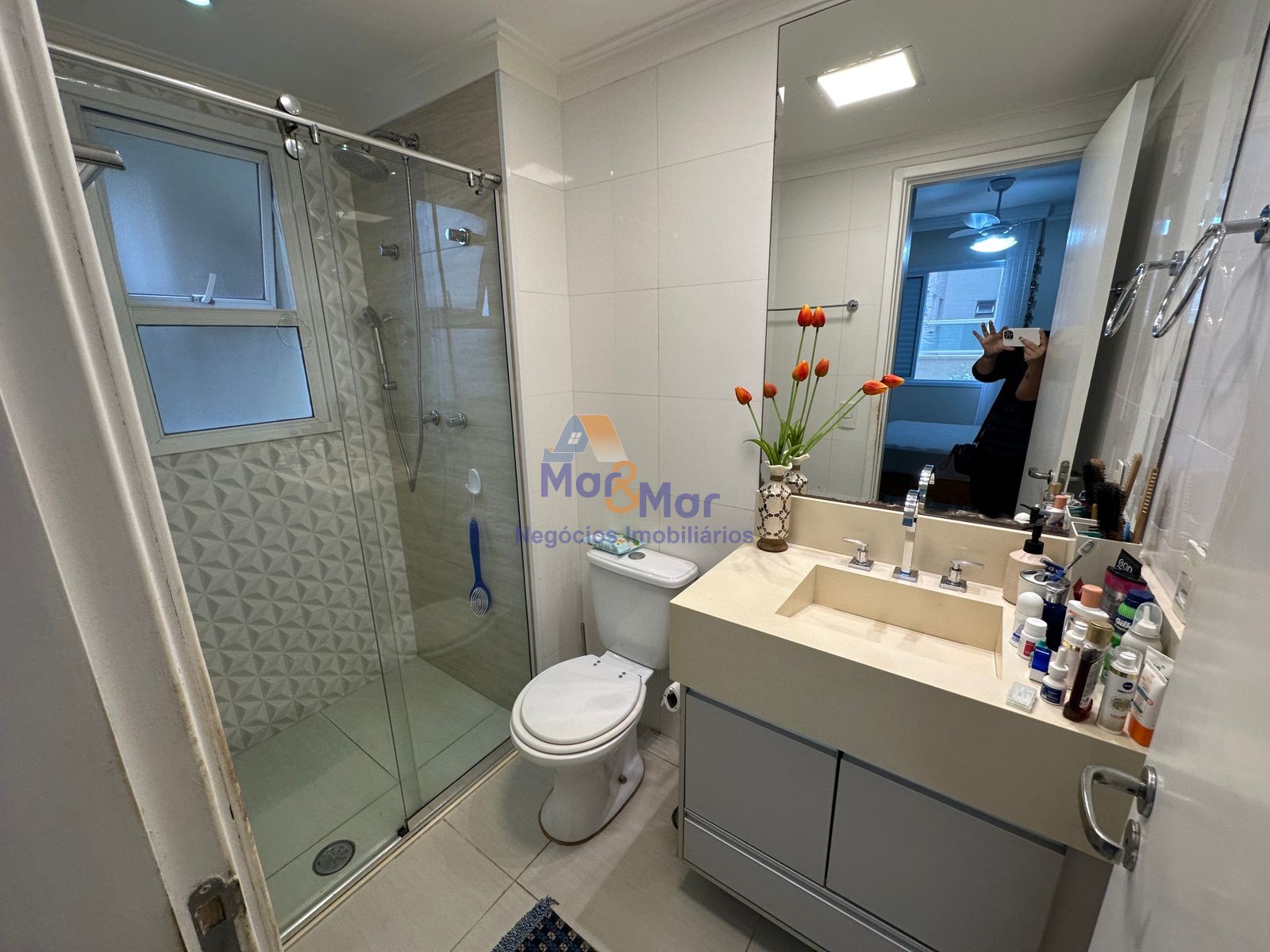 Apartamento na Praia das Pitangueiras, Guarujá - SP