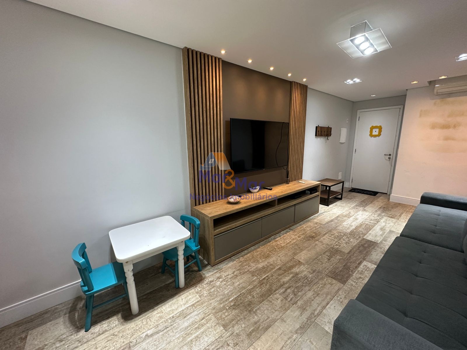 Apartamento na Praia das Pitangueiras, Guarujá - SP