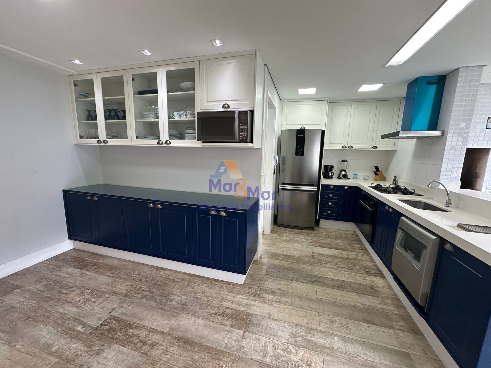 Apartamento na Praia das Pitangueiras, Guarujá - SP