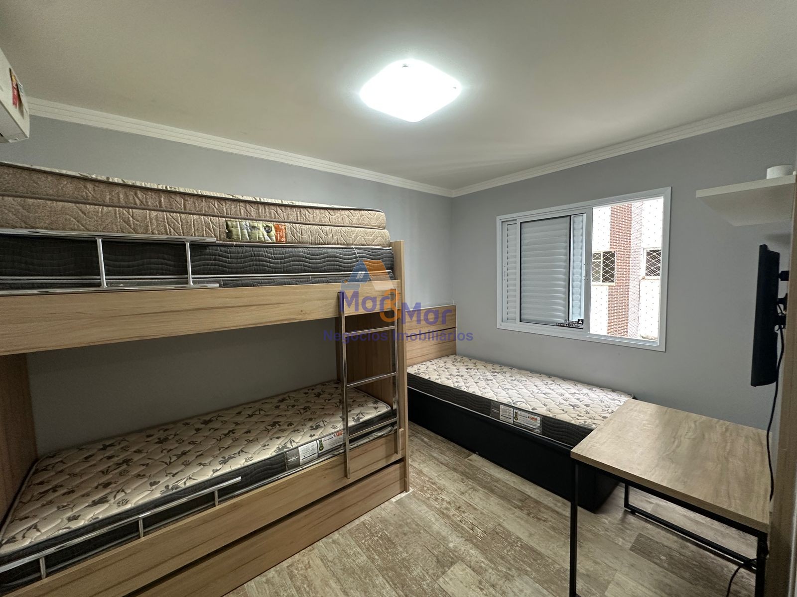Apartamento na Praia das Pitangueiras, Guarujá - SP