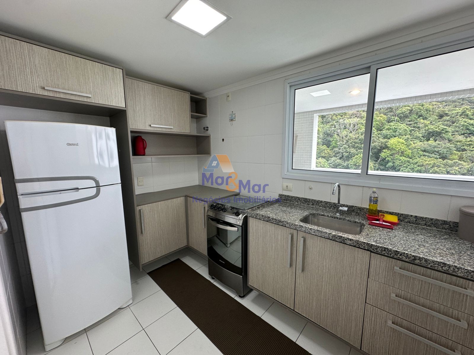 Apartamento na Praia das Pitangueiras, Guarujá - SP