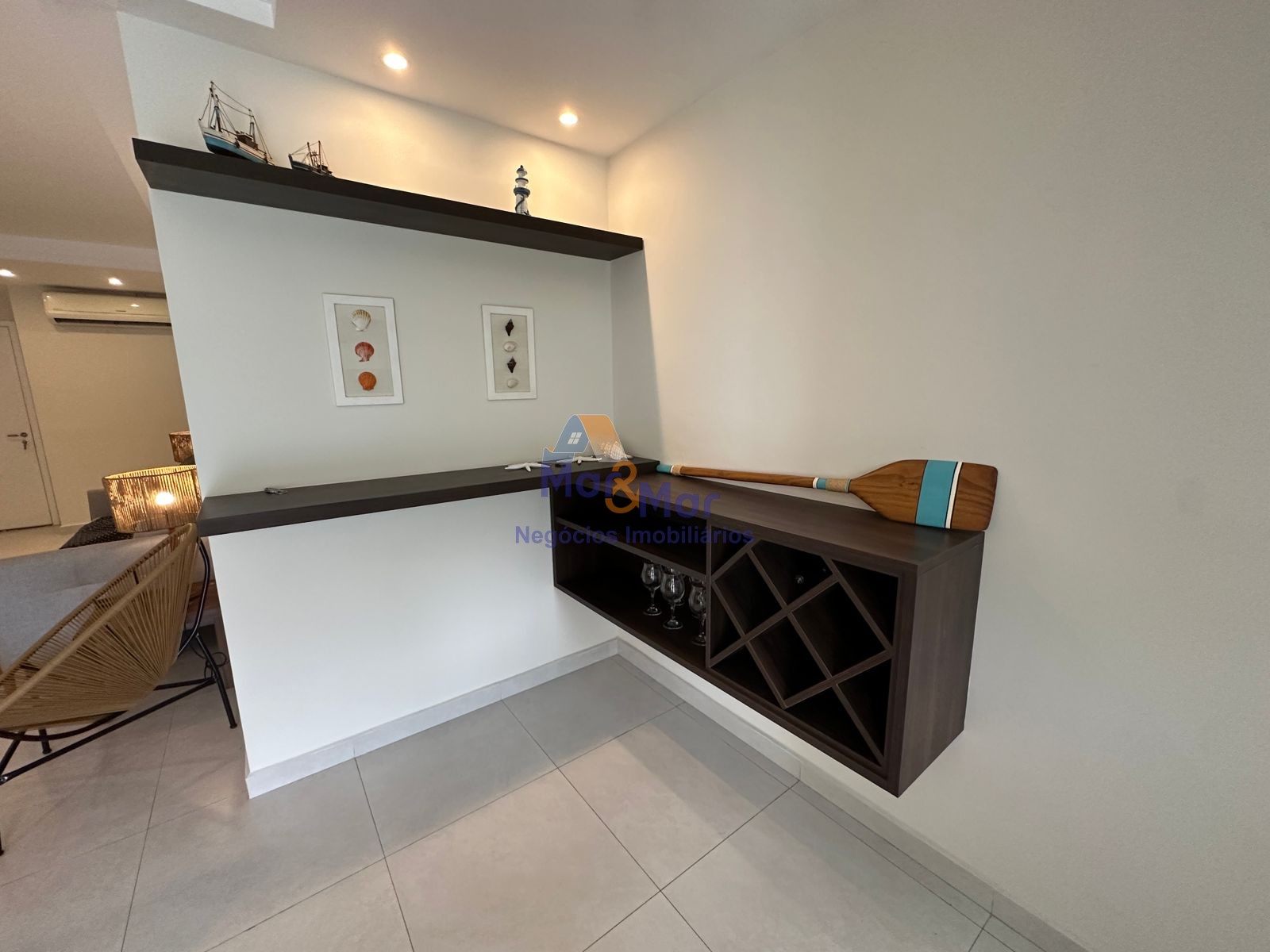 Apartamento na Praia das Pitangueiras, Guarujá - SP