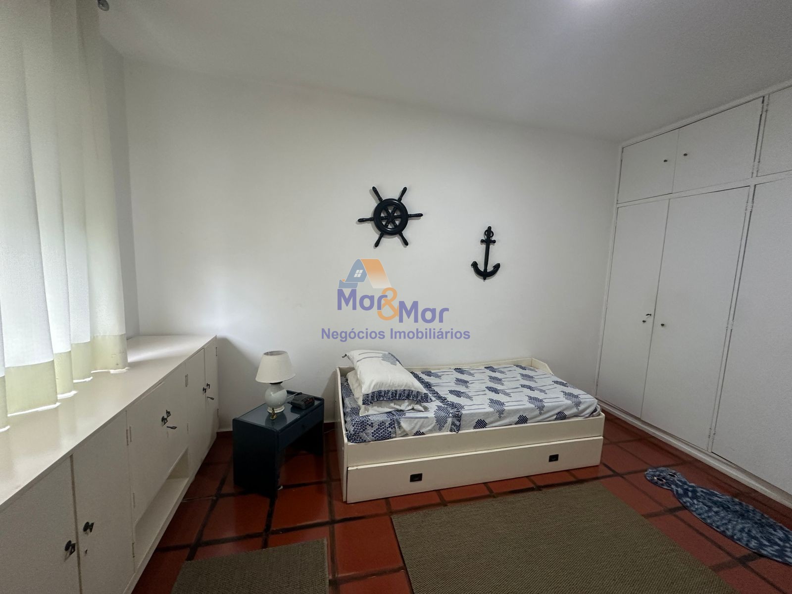 Apartamento na Praia das Pitangueiras, Guarujá - SP