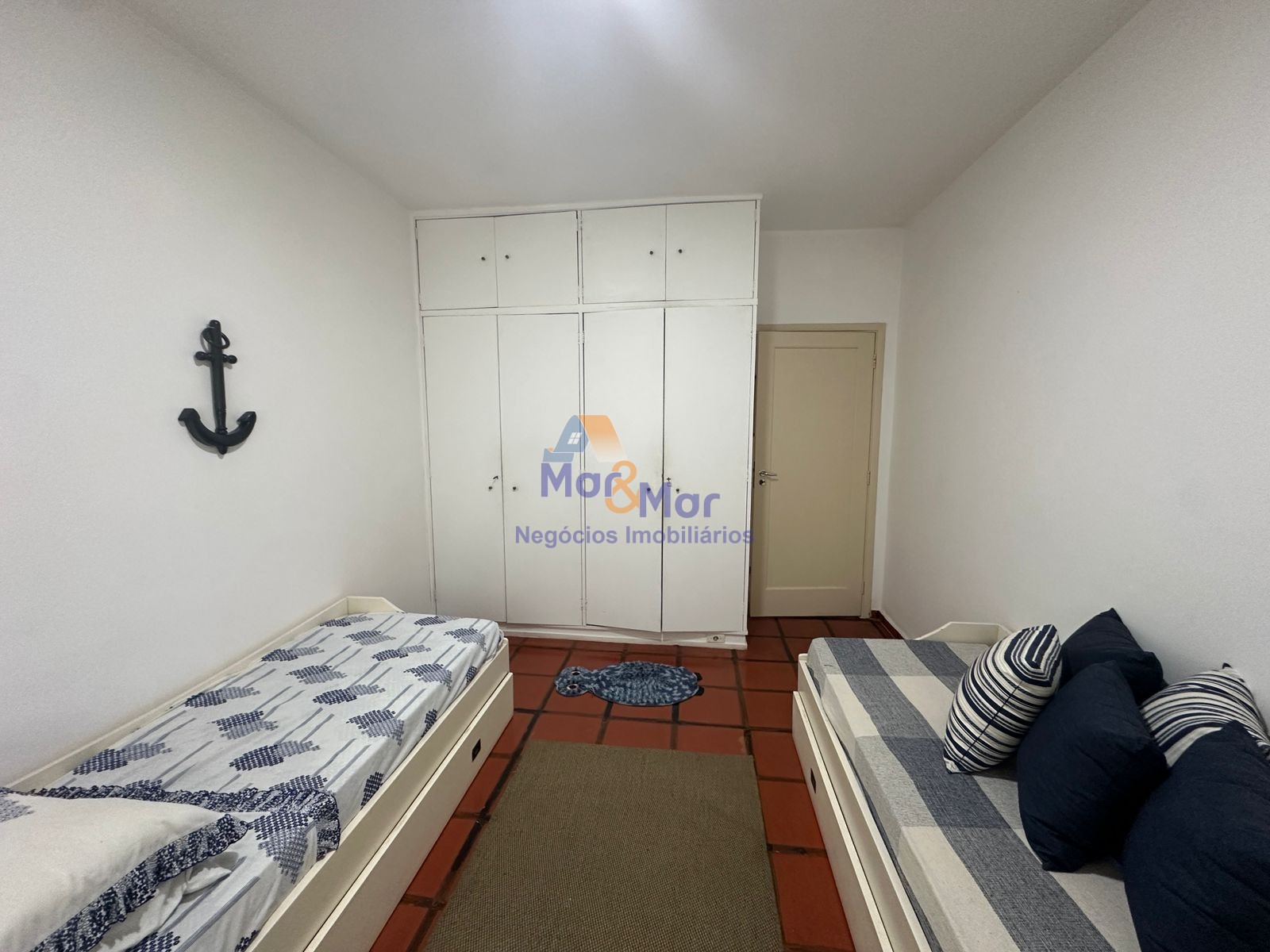 Apartamento na Praia das Pitangueiras, Guarujá - SP
