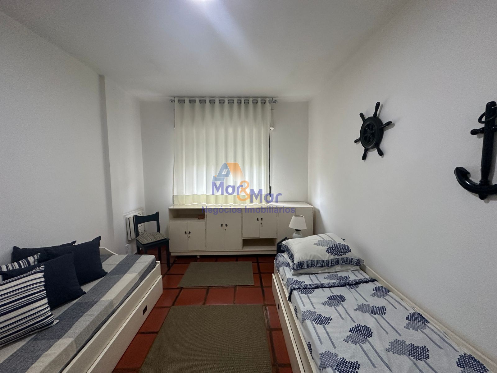 Apartamento na Praia das Pitangueiras, Guarujá - SP