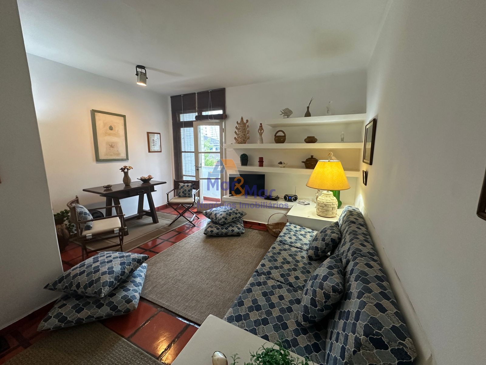 Apartamento na Praia das Pitangueiras, Guarujá - SP