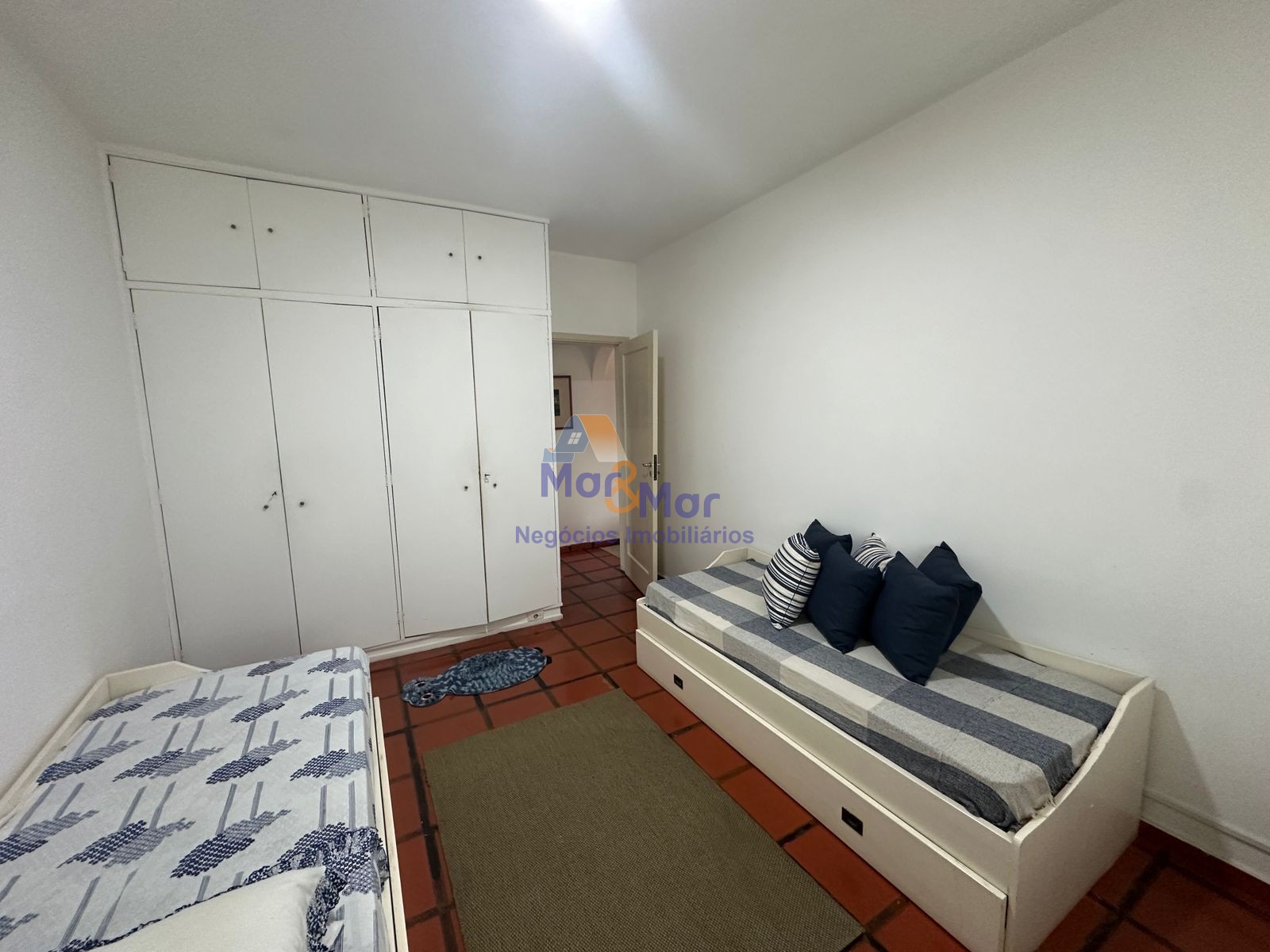 Apartamento na Praia das Pitangueiras, Guarujá - SP