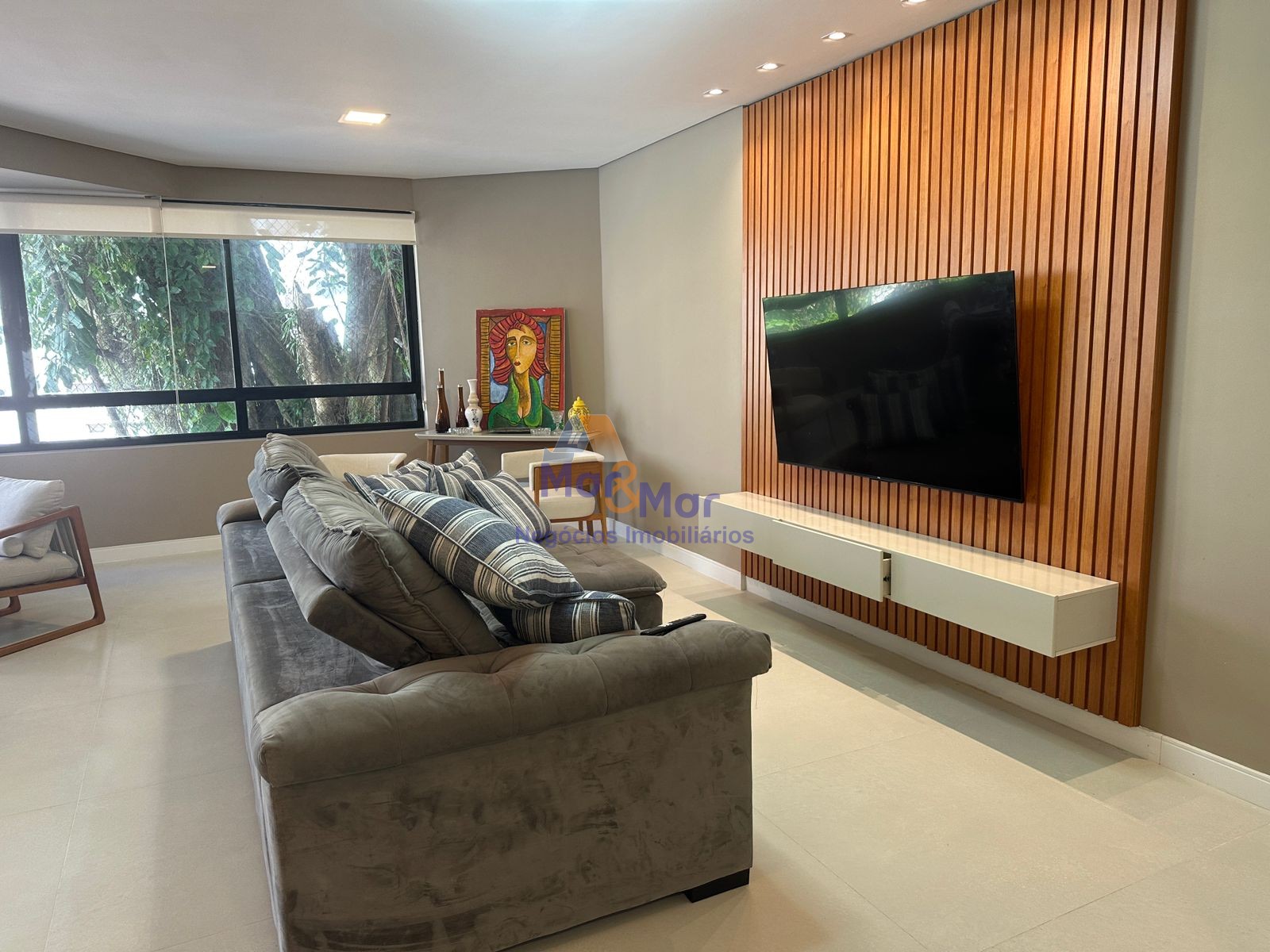 Apartamento na Praia das Pitangueiras, Guarujá - SP