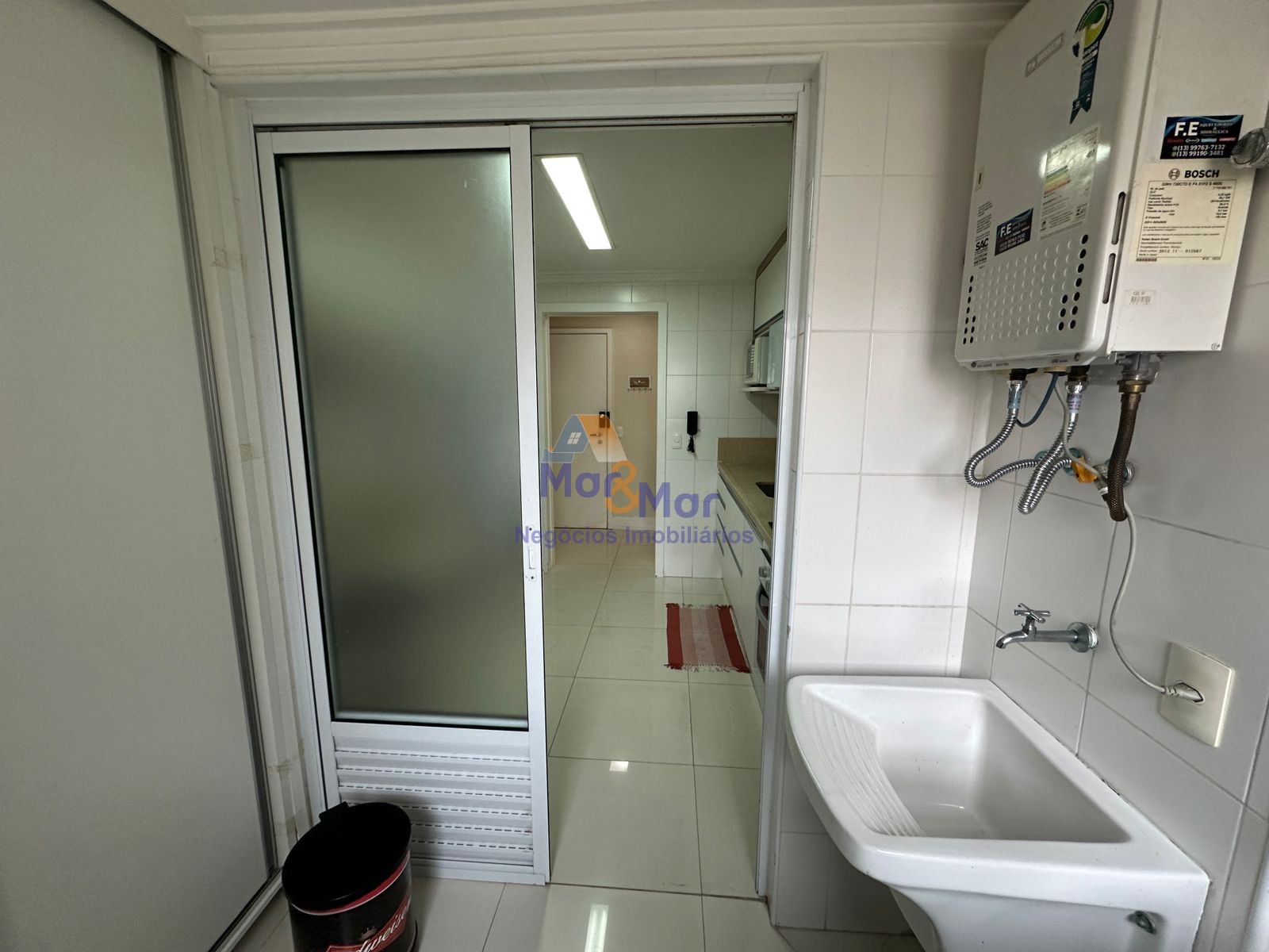 Apartamento na Praia das Pitangueiras, Guarujá - SP