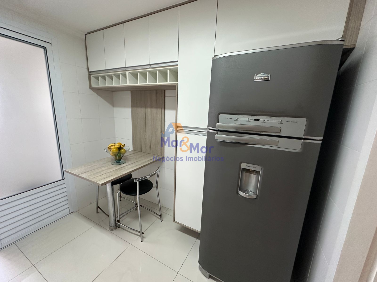Apartamento na Praia das Pitangueiras, Guarujá - SP