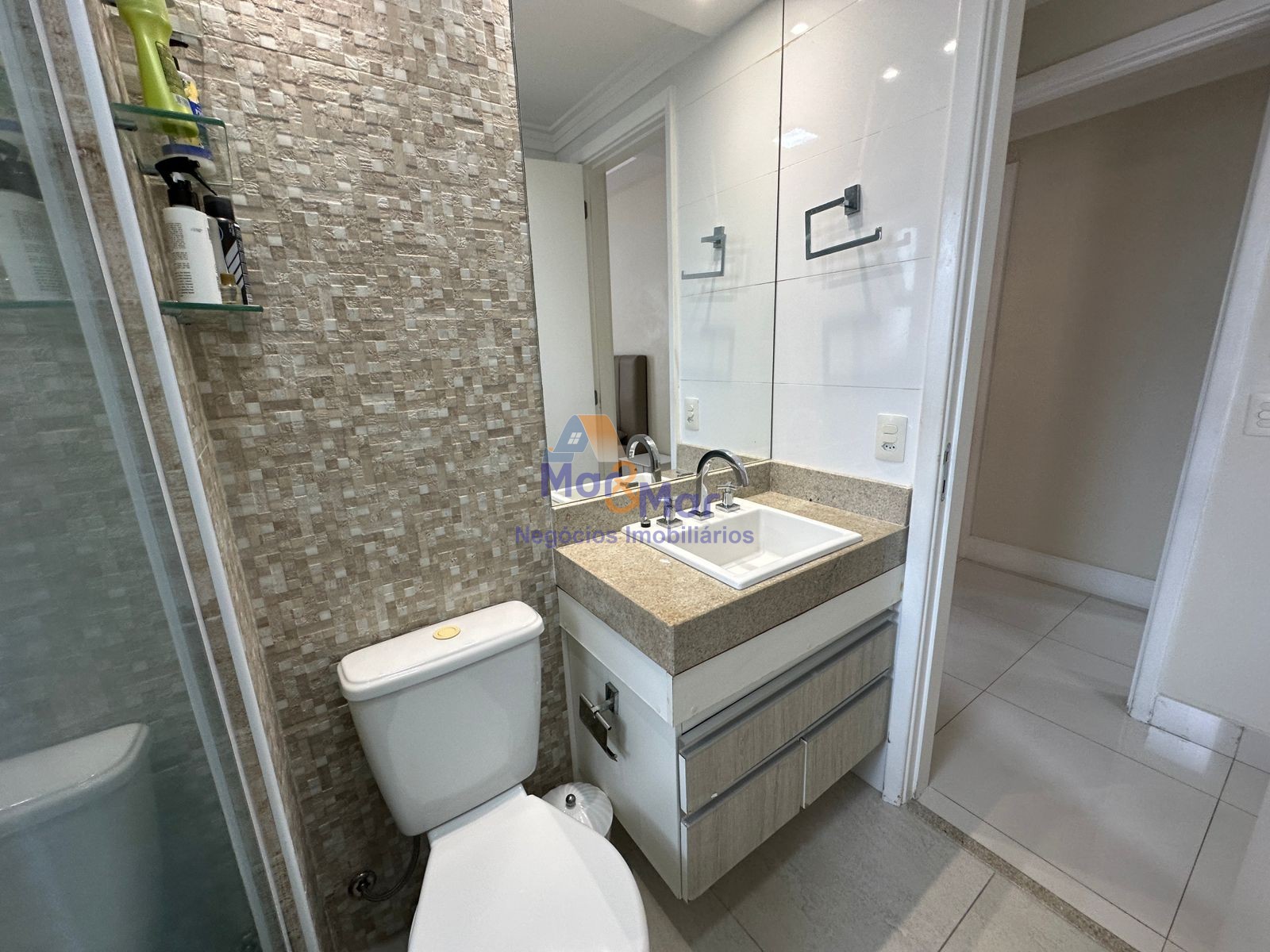 Apartamento na Praia das Pitangueiras, Guarujá - SP