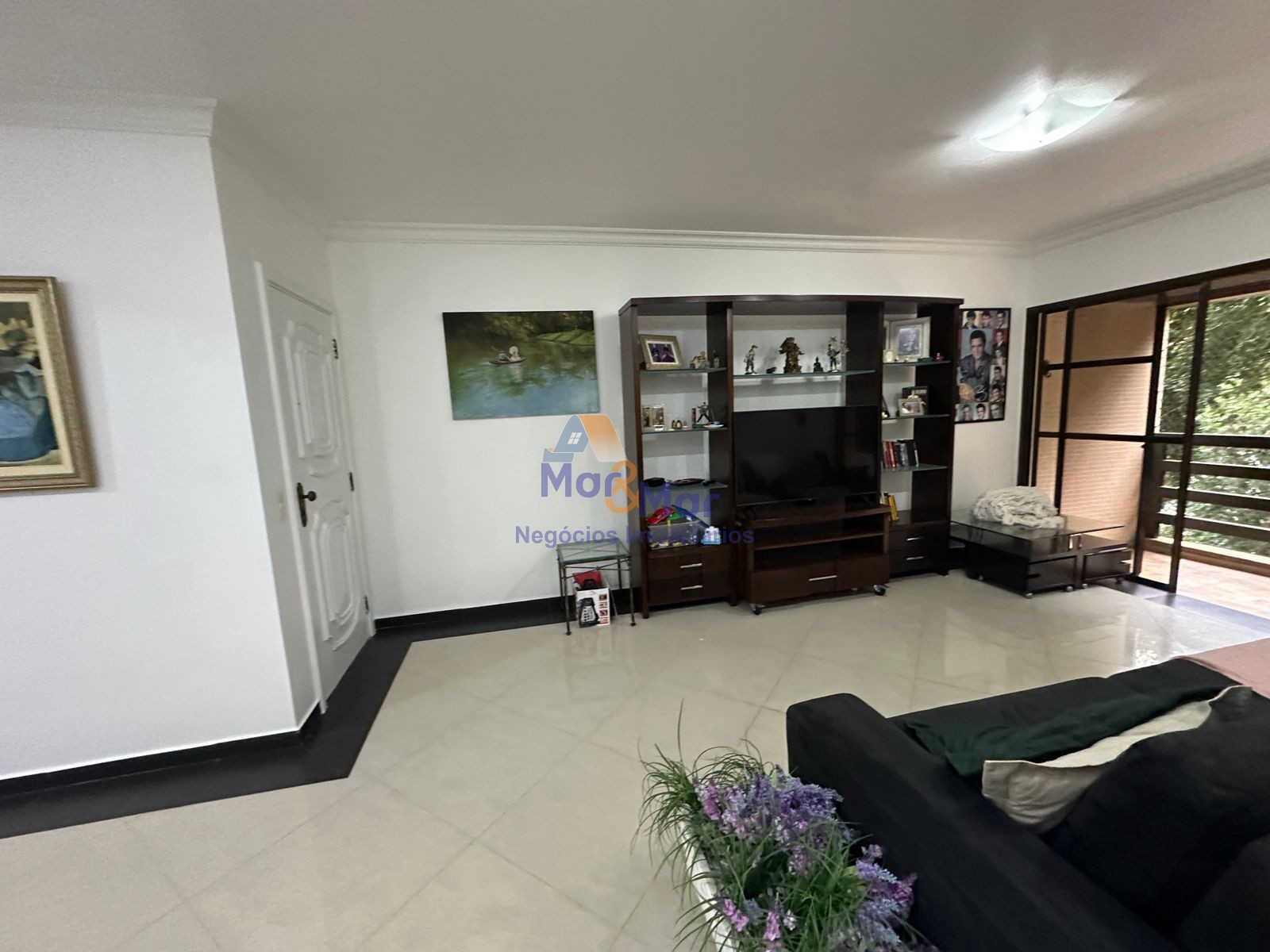Apartamento na Praia das Pitangueiras, Guarujá - SP