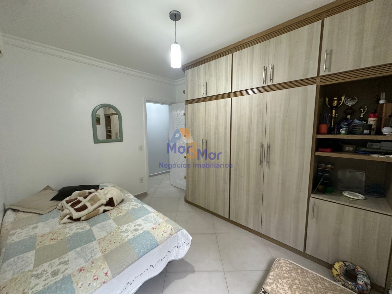 Apartamento na Praia das Pitangueiras, Guarujá - SP