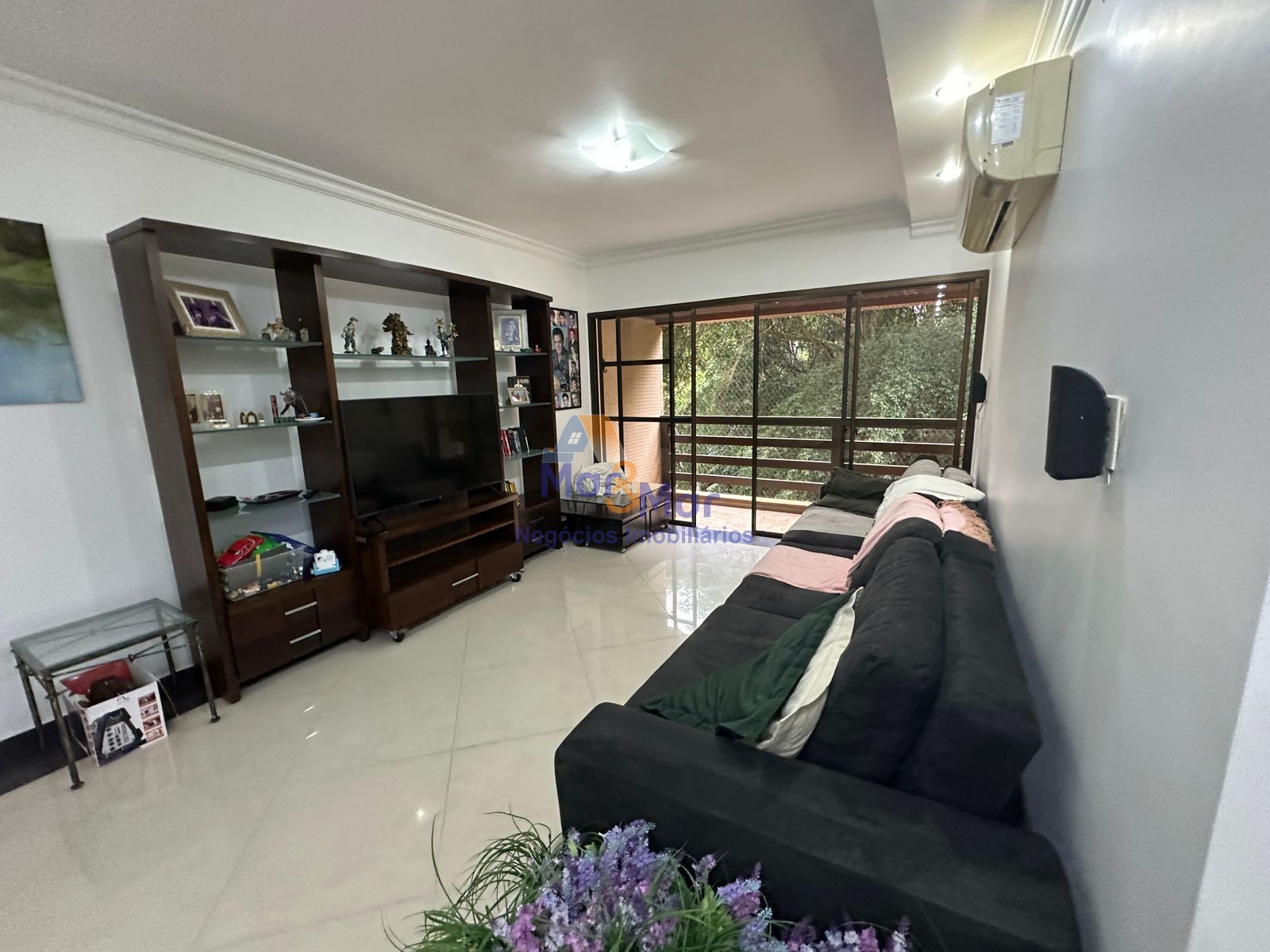 Apartamento na Praia das Pitangueiras, Guarujá - SP