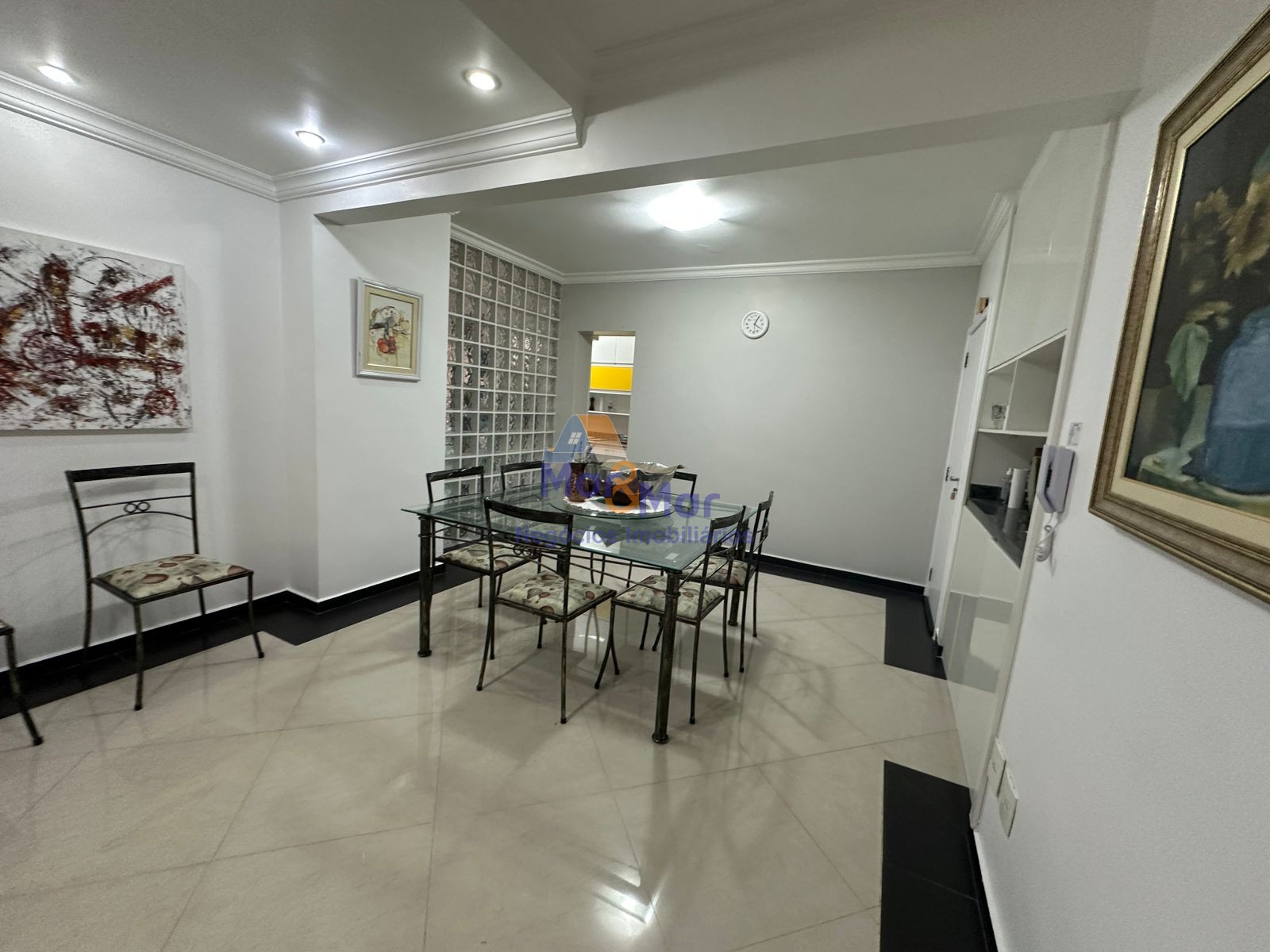Apartamento na Praia das Pitangueiras, Guarujá - SP