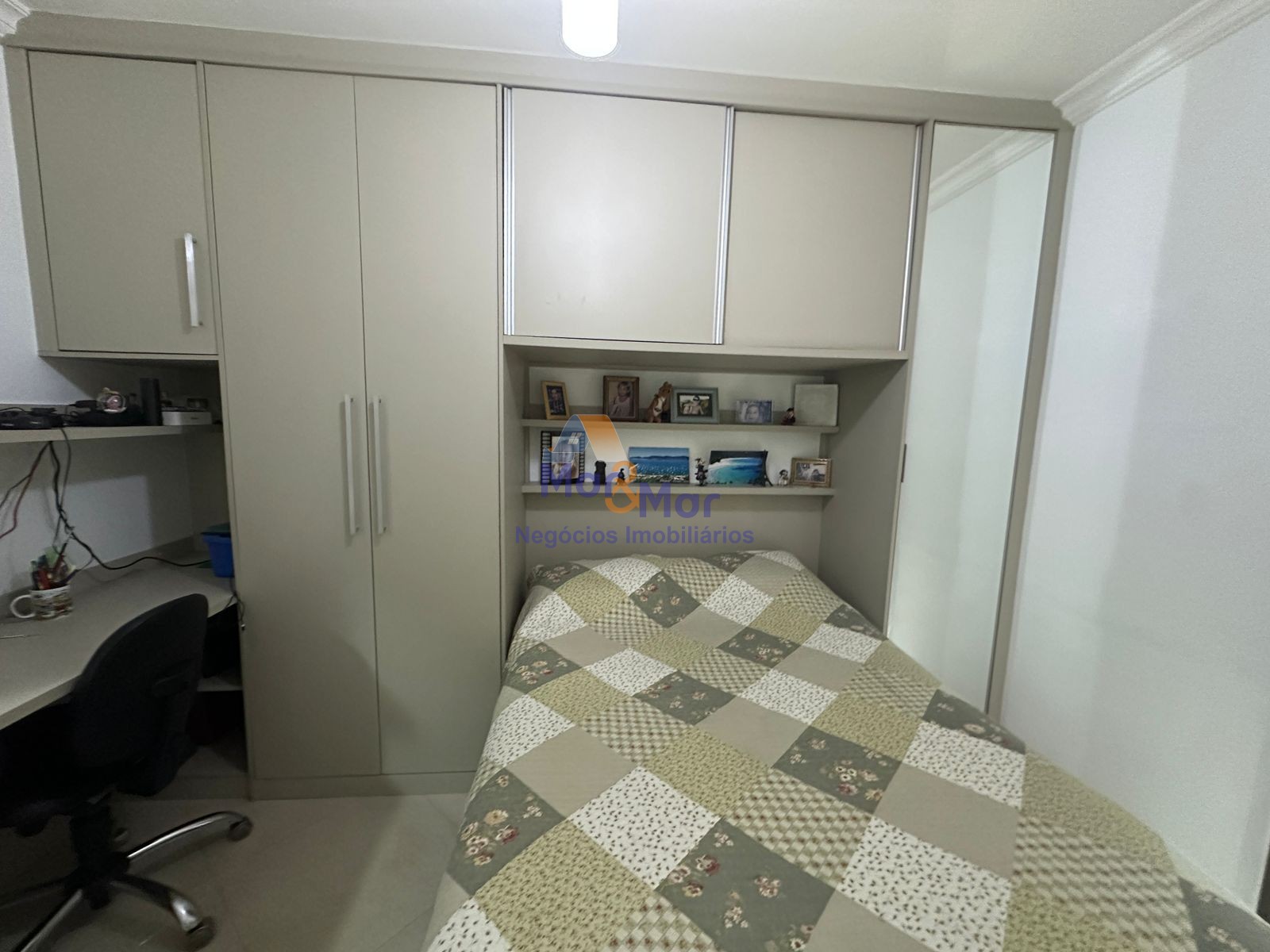 Apartamento na Praia das Pitangueiras, Guarujá - SP