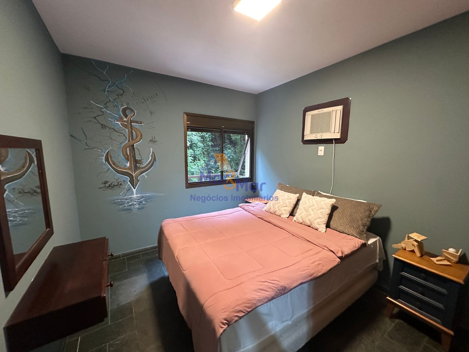 Apartamento na Praia das Pitangueiras, Guarujá - SP