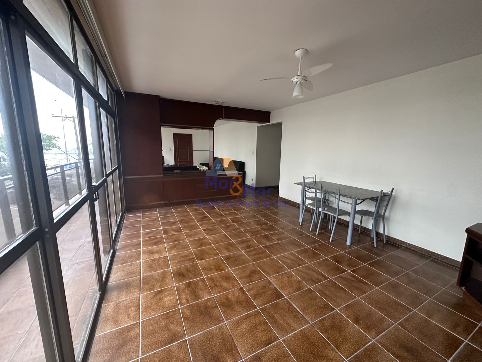 Apartamento Frente ao Mar nas Pitangueiras, Guarujá - SP