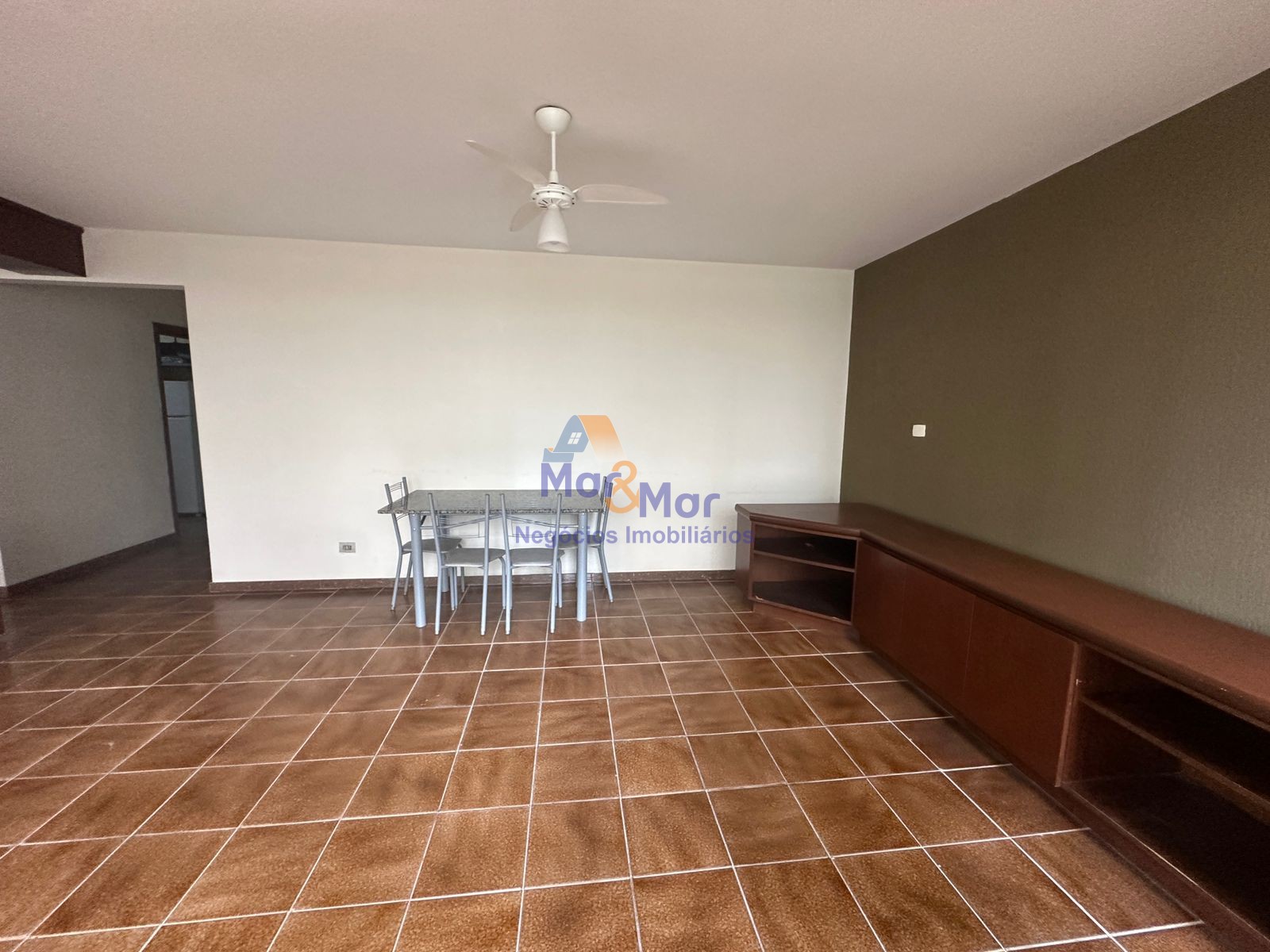 Apartamento Frente ao Mar nas Pitangueiras, Guarujá - SP