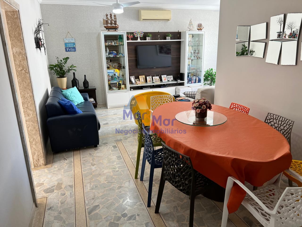 Apartamento na Praia da Enseada, Guarujá - SP