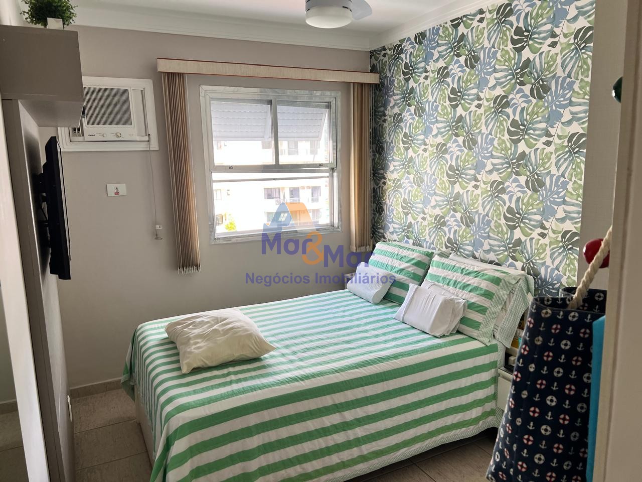 Apartamento na Praia da Enseada, Guarujá - SP