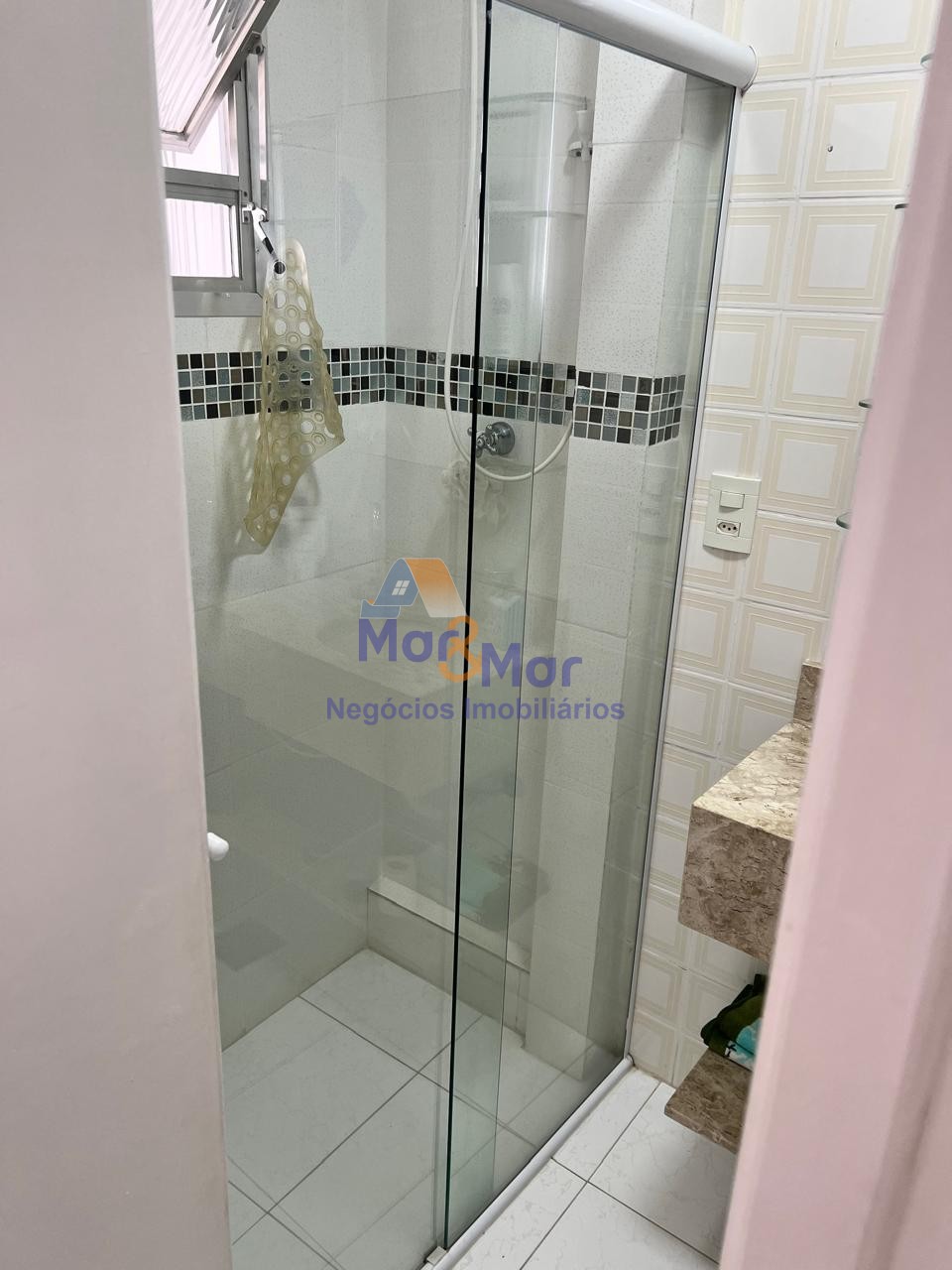 Apartamento na Praia da Enseada, Guarujá - SP