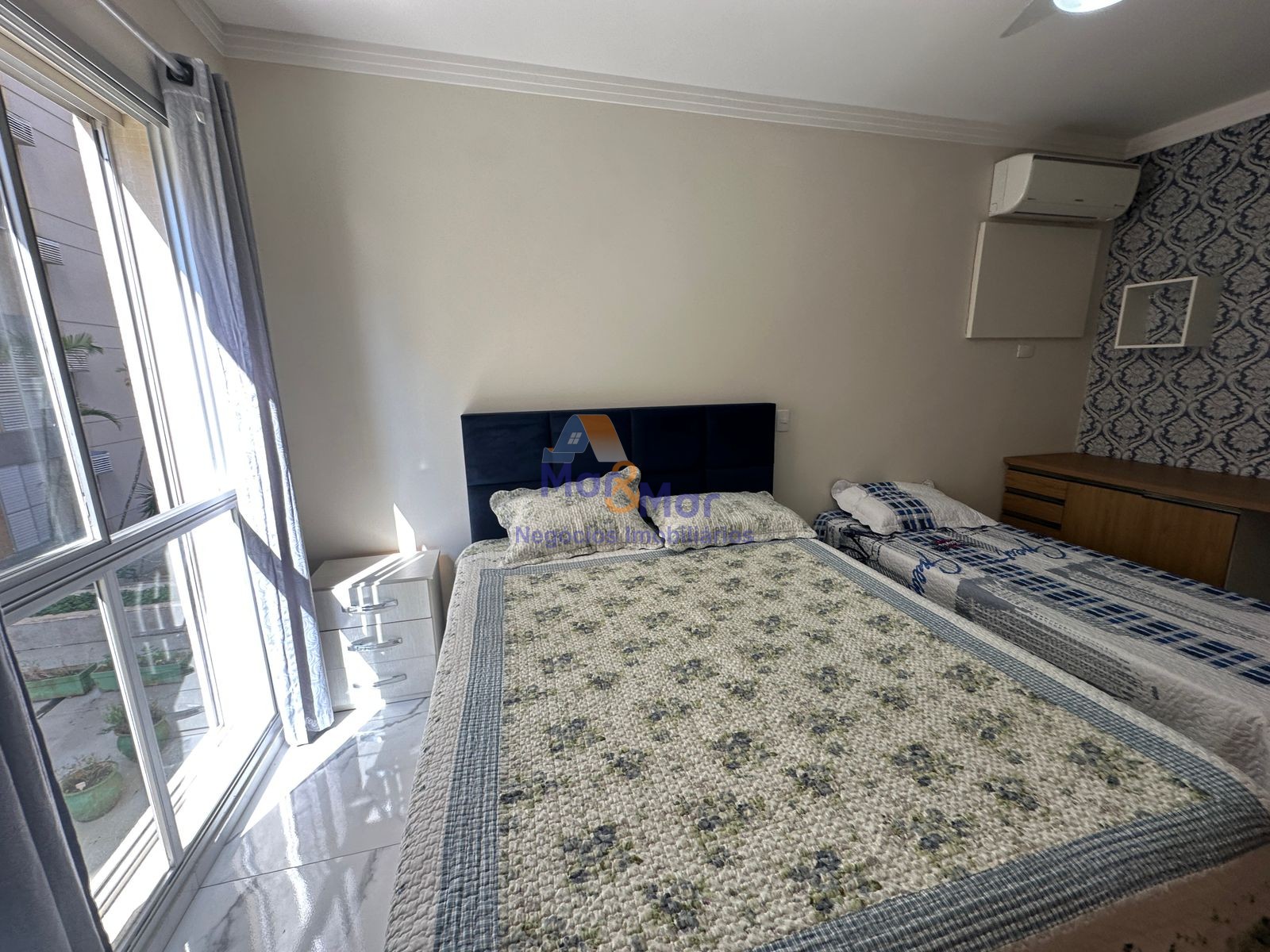 Apartamento na Praia das Pitangueiras, Guarujá - SP