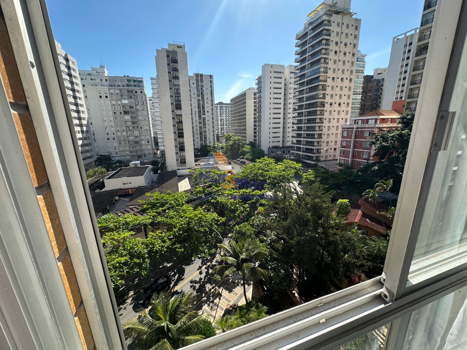 Apartamento na Praia das Pitangueiras, Guarujá - SP