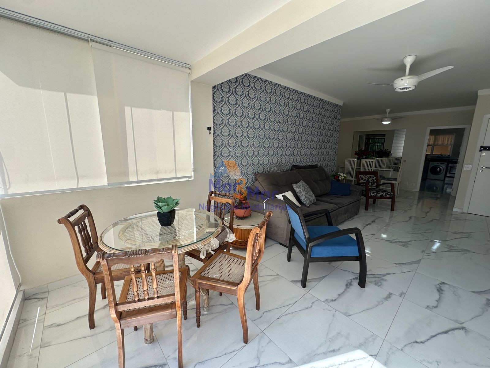Apartamento na Praia das Pitangueiras, Guarujá - SP