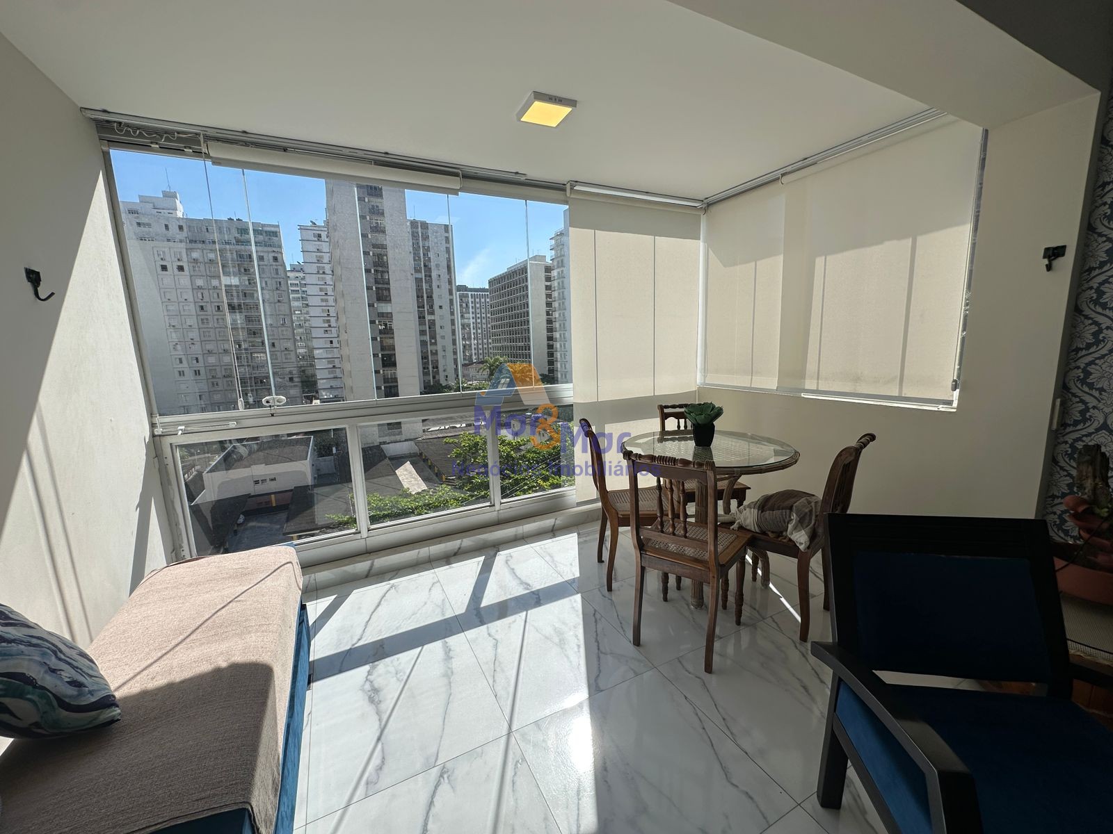 Apartamento na Praia das Pitangueiras, Guarujá - SP