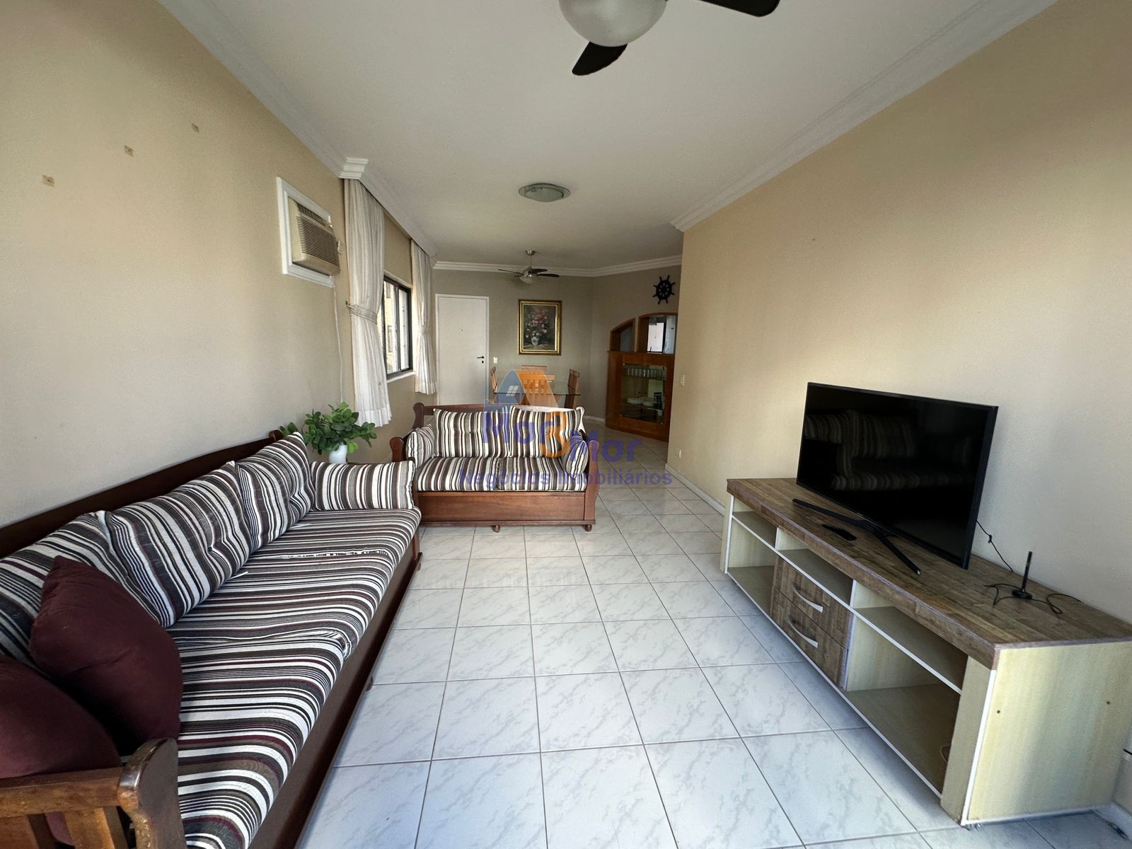 Apartamento na Praia das Pitangueiras, Guarujá - SP