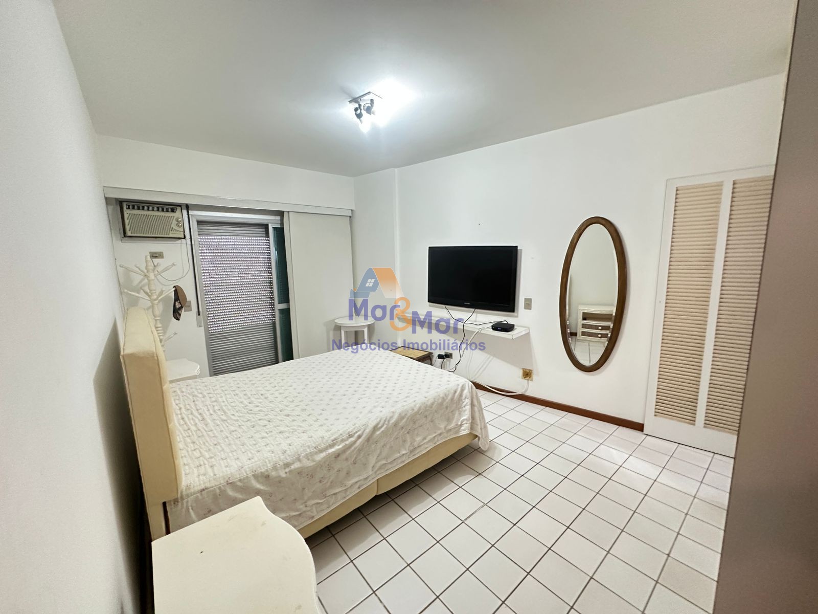 Apartamento Frente ao Mar nas Pitangueiras, Guarujá - SP