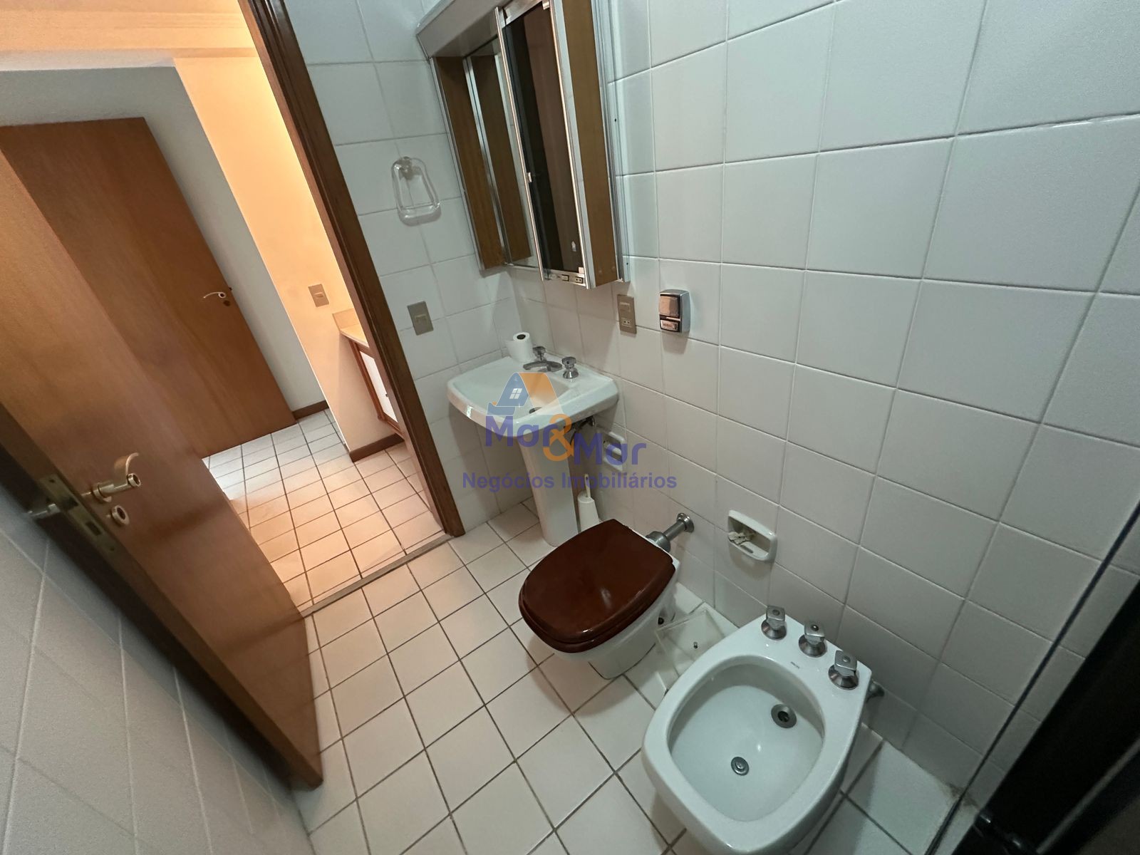 Apartamento Frente ao Mar nas Pitangueiras, Guarujá - SP