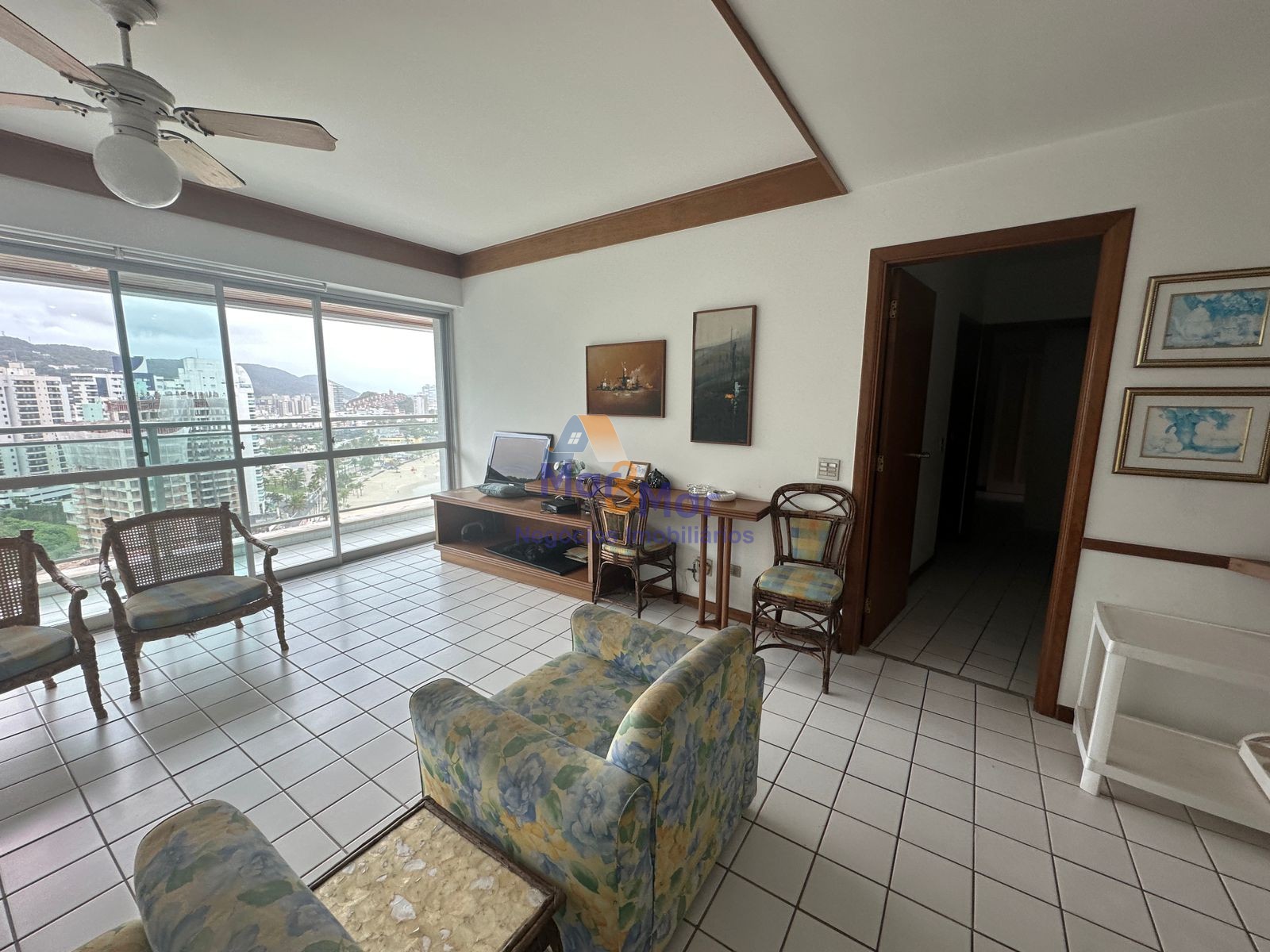 Apartamento Frente ao Mar nas Pitangueiras, Guarujá - SP