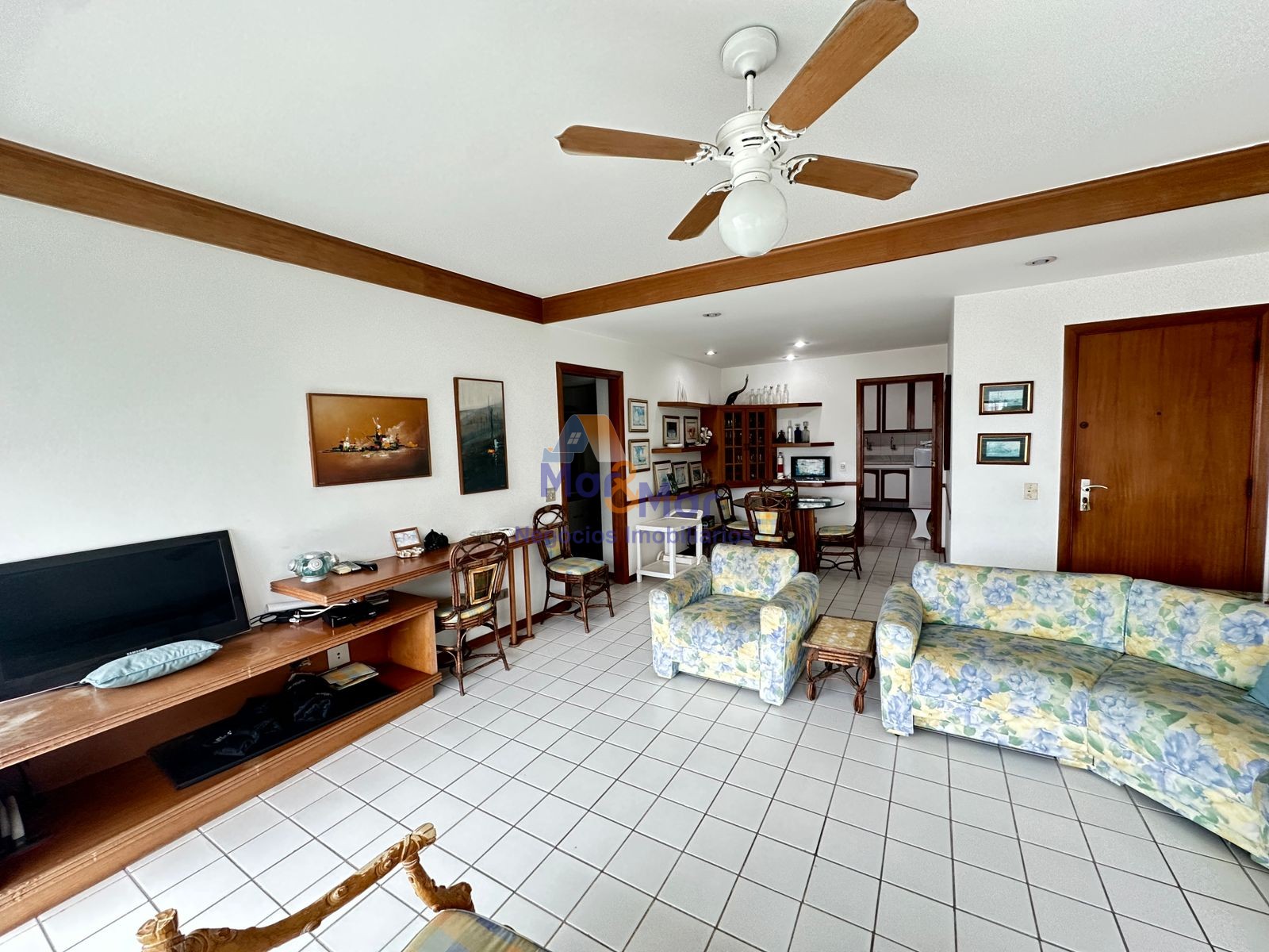 Apartamento Frente ao Mar nas Pitangueiras, Guarujá - SP