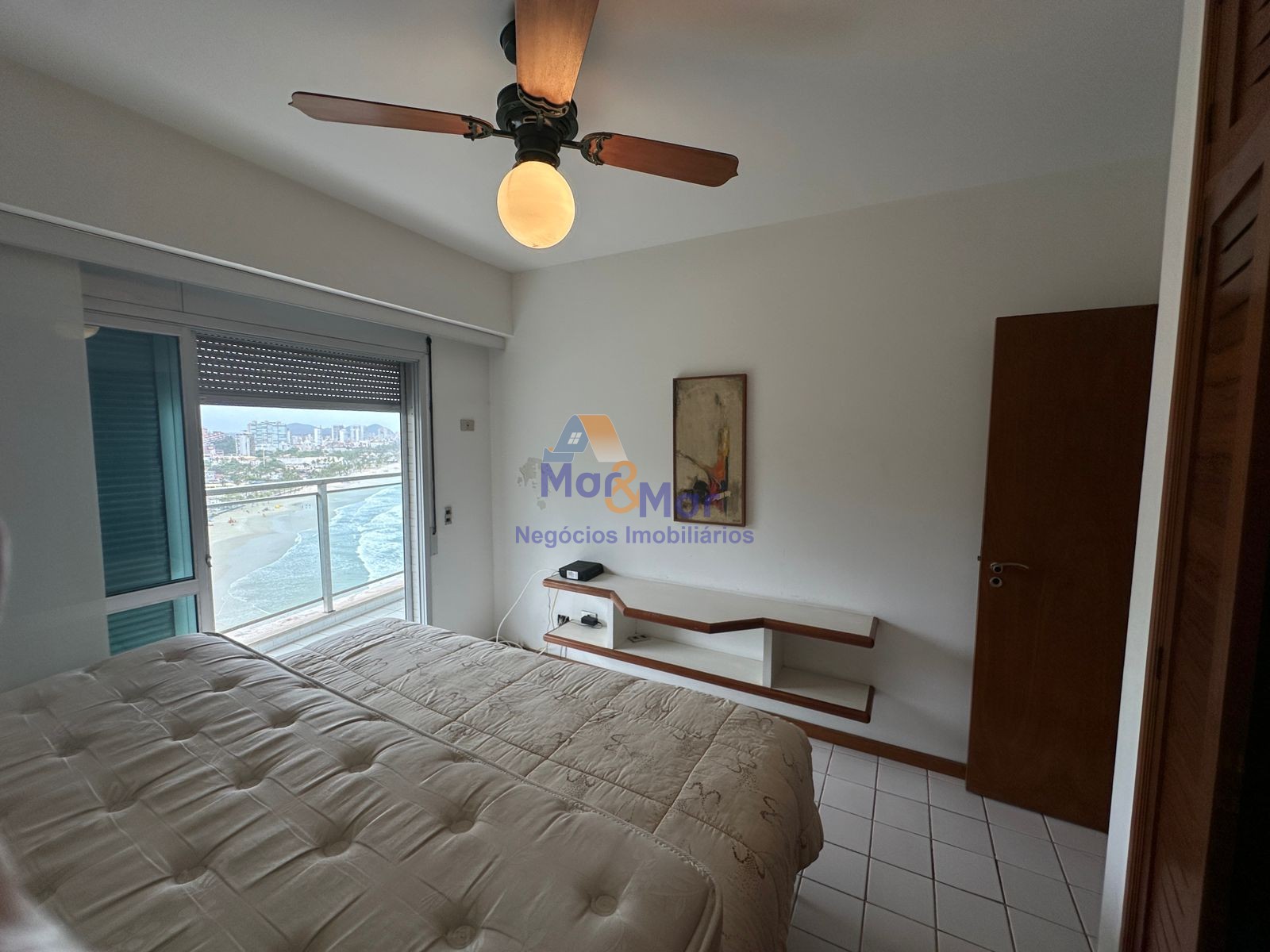 Apartamento Frente ao Mar nas Pitangueiras, Guarujá - SP