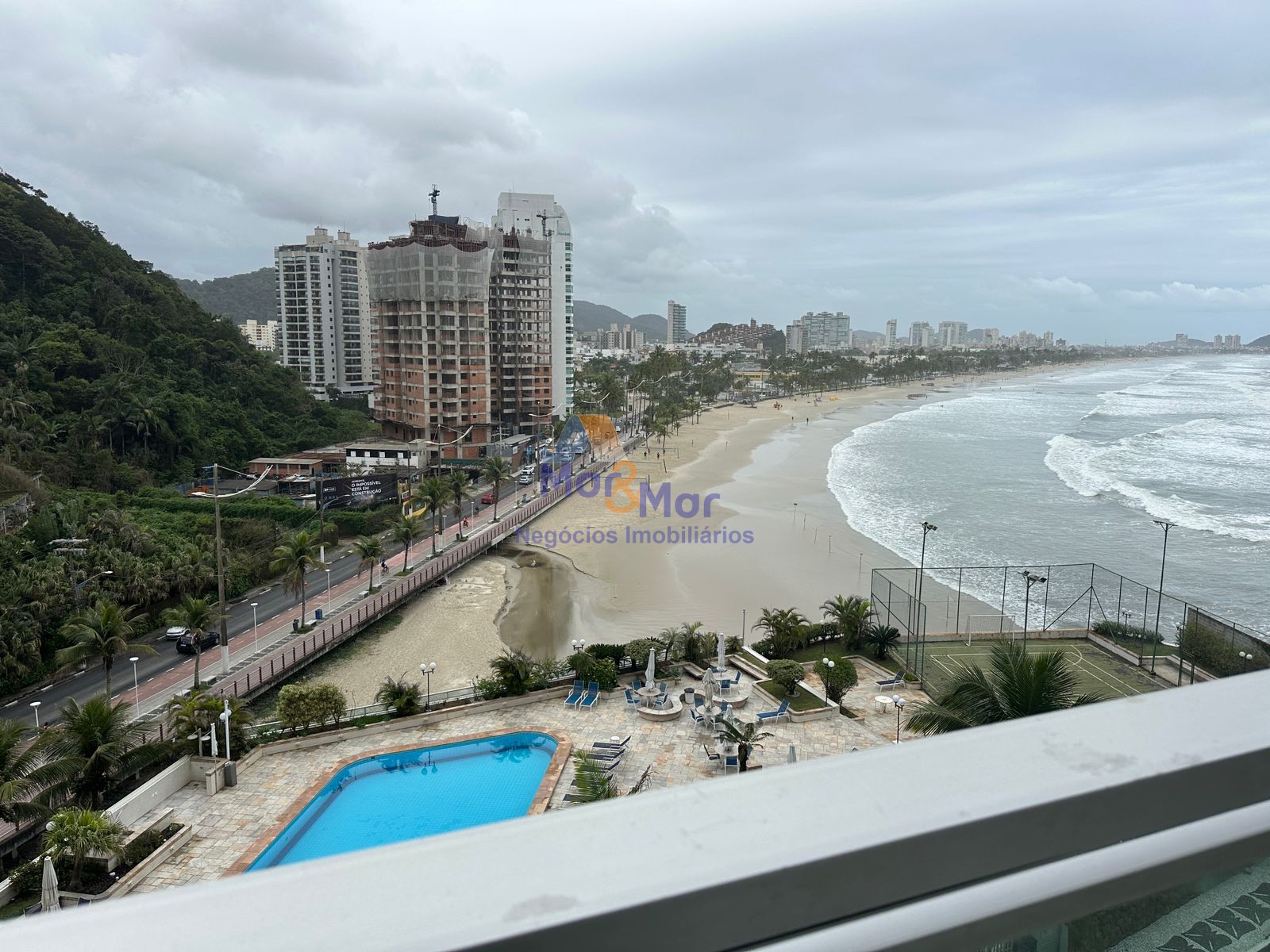 Apartamento Frente ao Mar-3-dormitorios-Pitangueiras