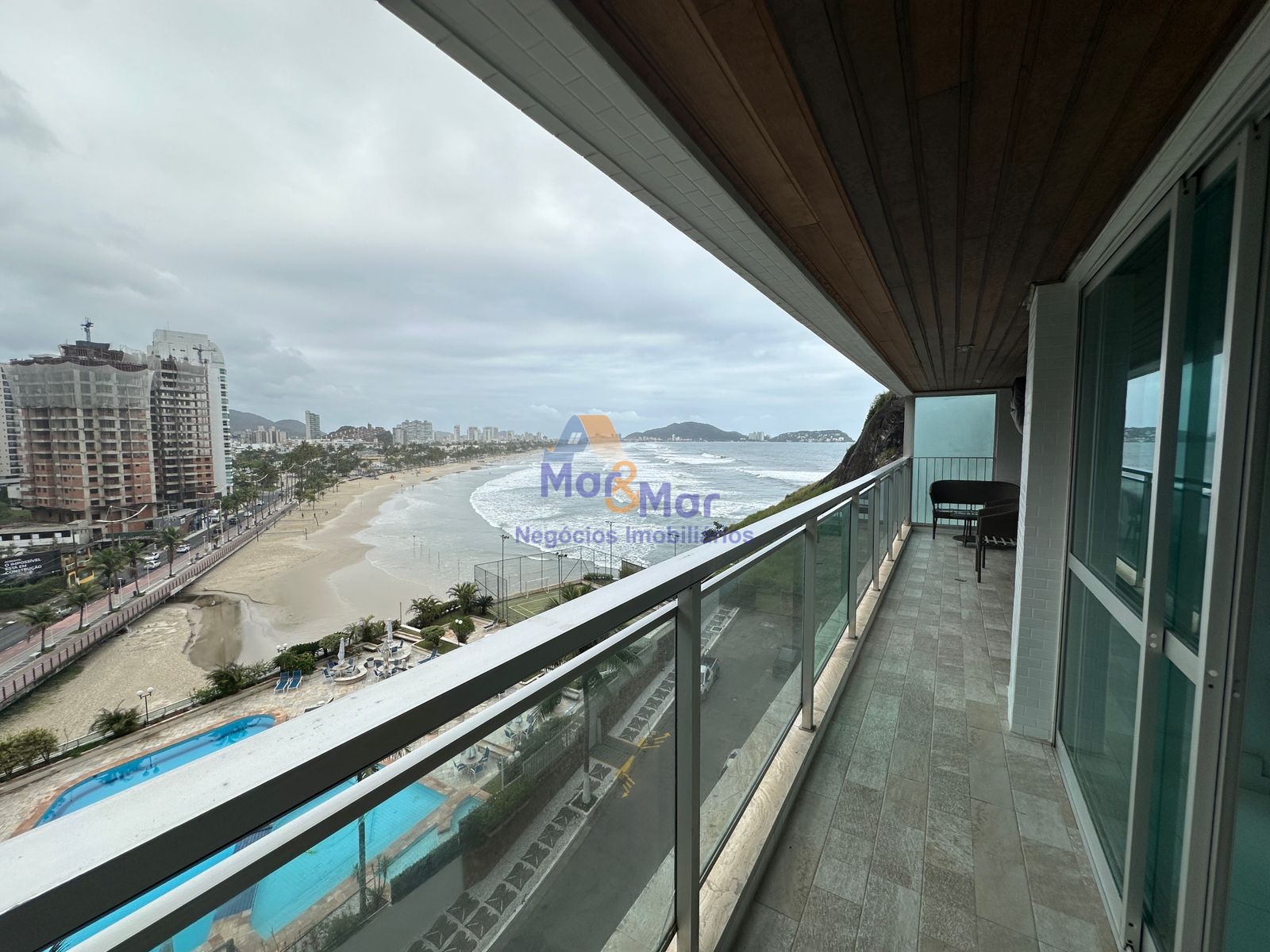 Apartamento Frente ao Mar-3-dormitorios-Pitangueiras