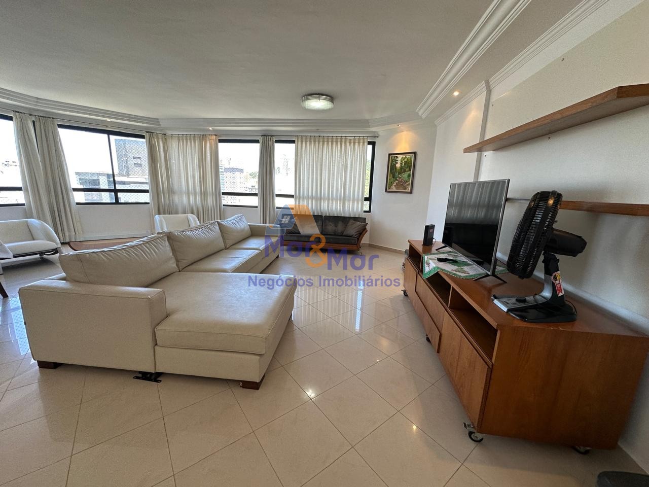 Apartamento na Praia das Pitangueiras, Guarujá - SP