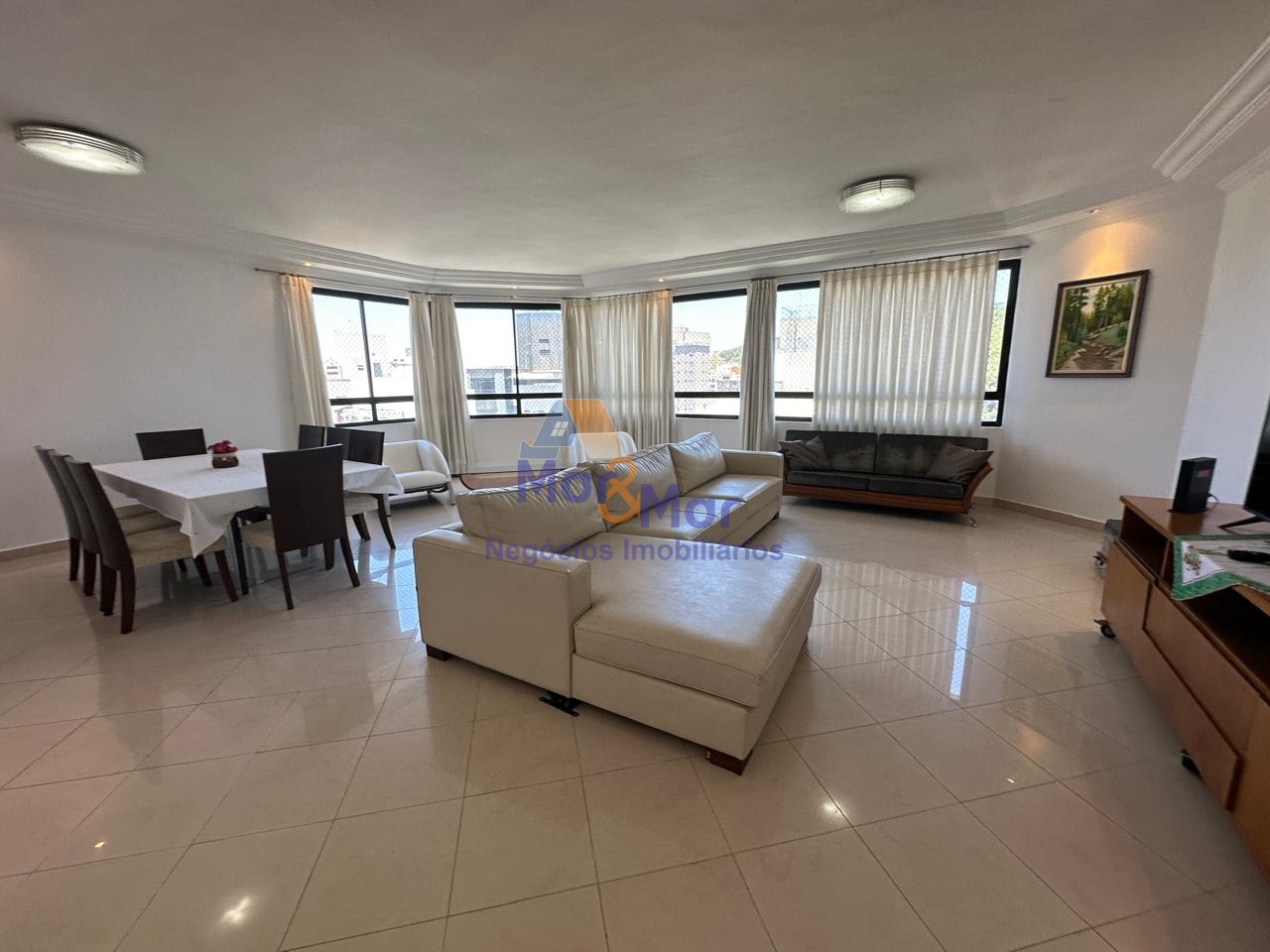 Apartamento na Praia das Pitangueiras, Guarujá - SP
