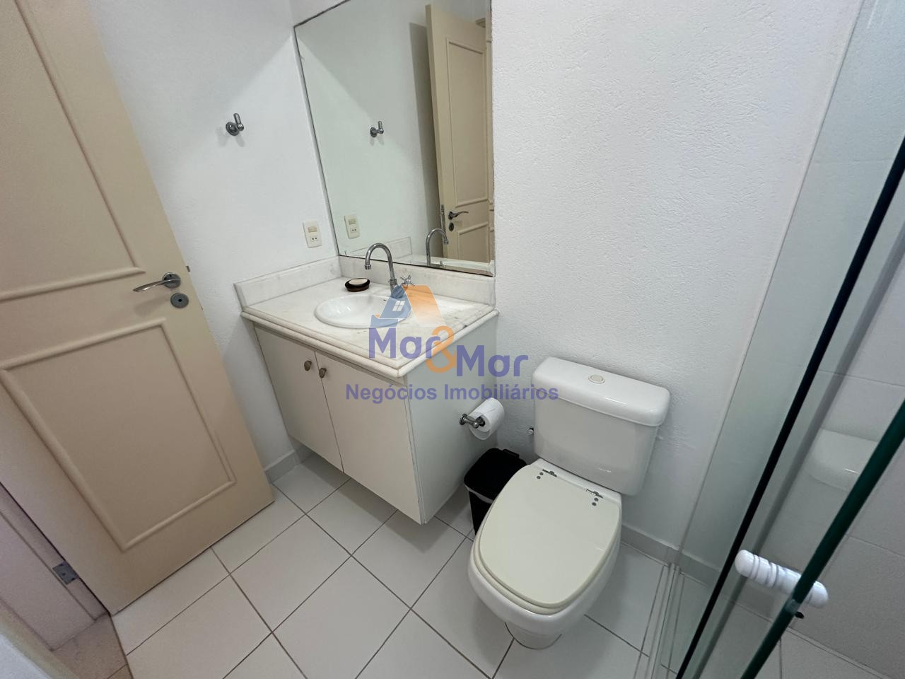 Apartamento na Praia das Pitangueiras, Guarujá - SP