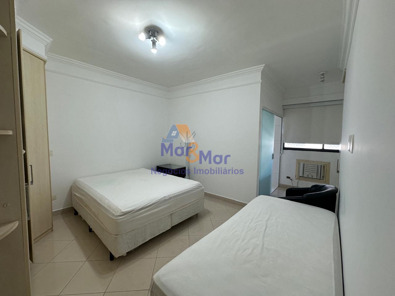 Apartamento na Praia das Pitangueiras, Guarujá - SP