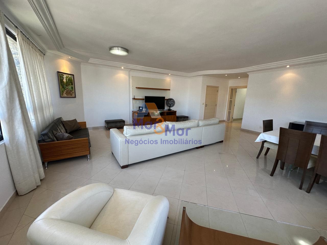 Apartamento na Praia das Pitangueiras, Guarujá - SP