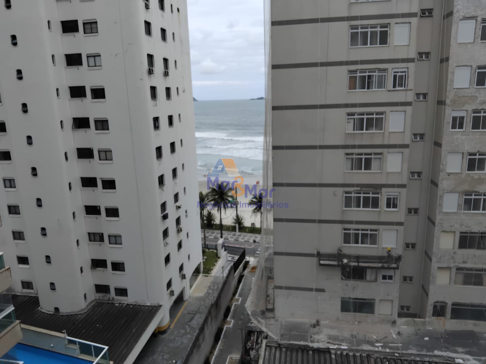 Apartamento na Praia das Astúrias, Guarujá - SP