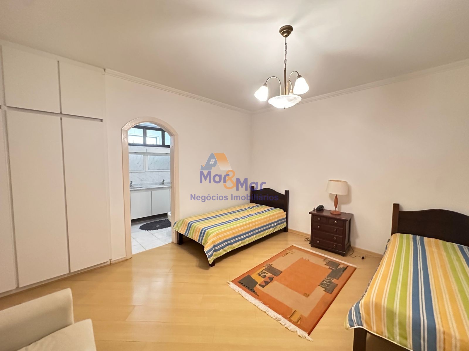 Apartamento Frente ao Mar nas Pitangueiras, Guarujá - SP