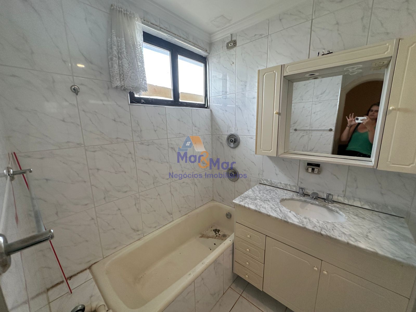 Apartamento Frente ao Mar nas Pitangueiras, Guarujá - SP